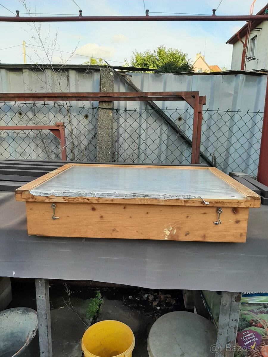 Včelí úly a tavidla na vosk a plástve - 3