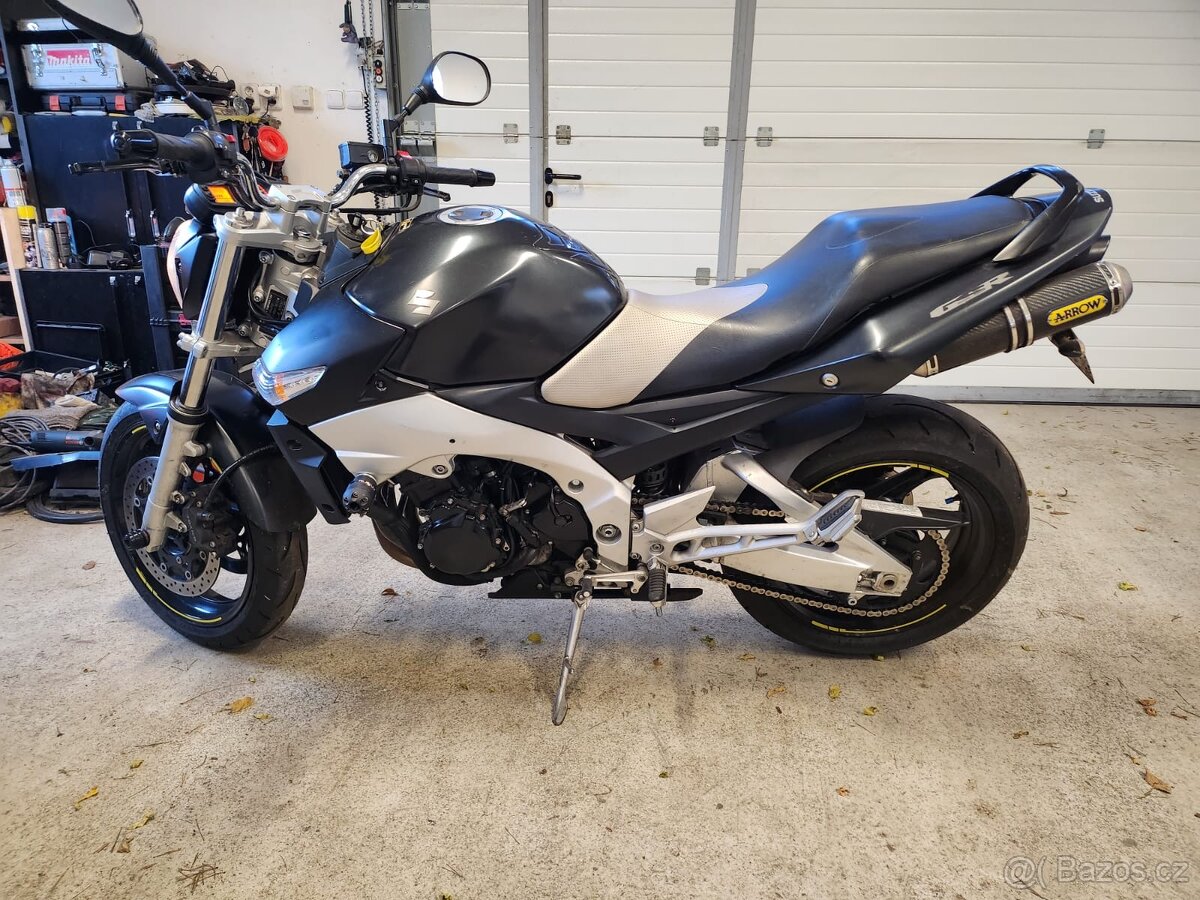 SUZUKI GSR600 - 3