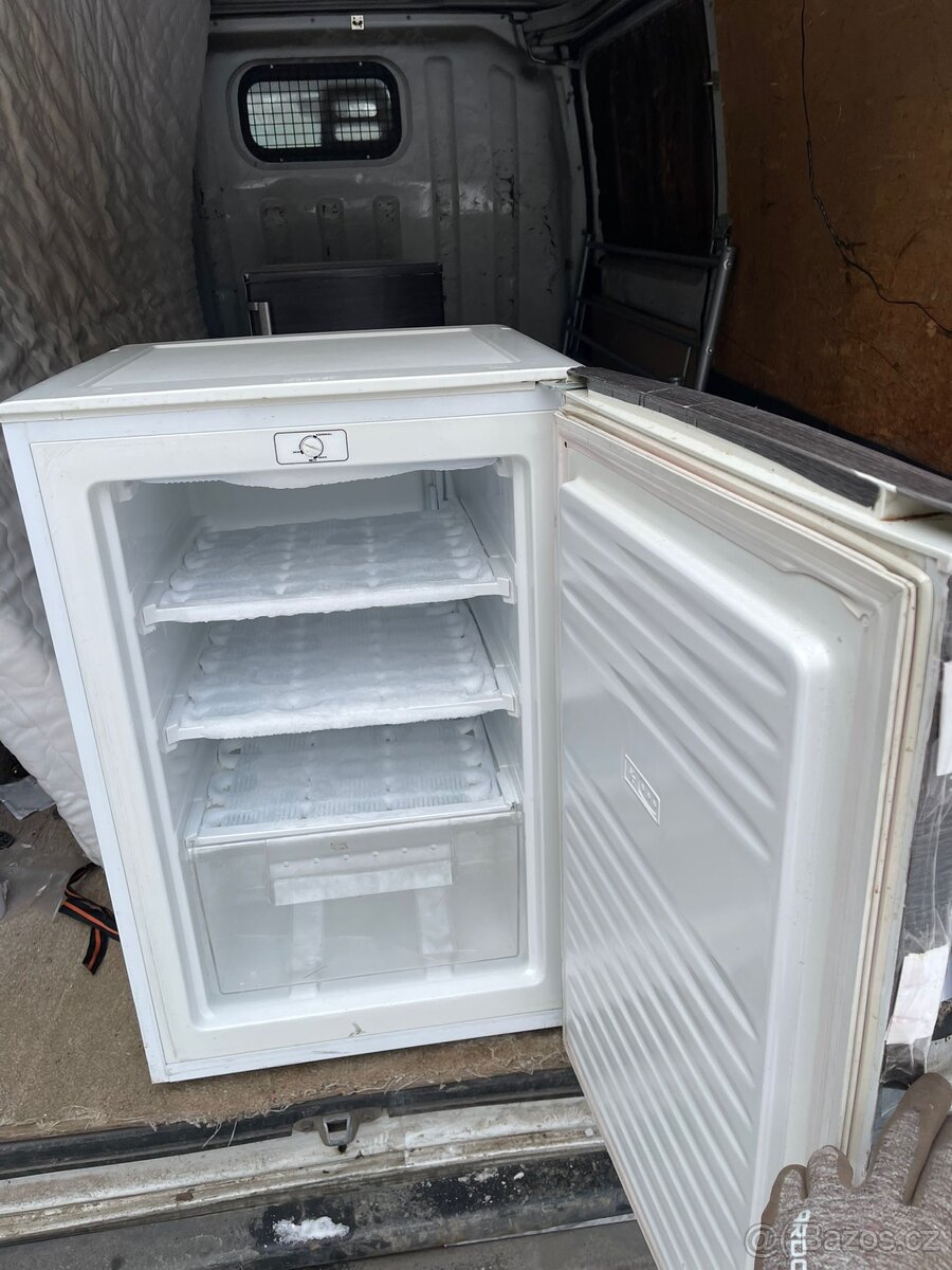 Mrazáky vse plne funkčně - 3