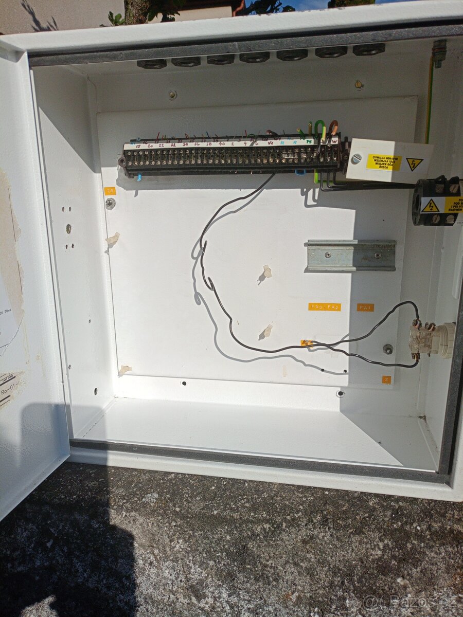 rozvodná skříň 40x40cm - 3