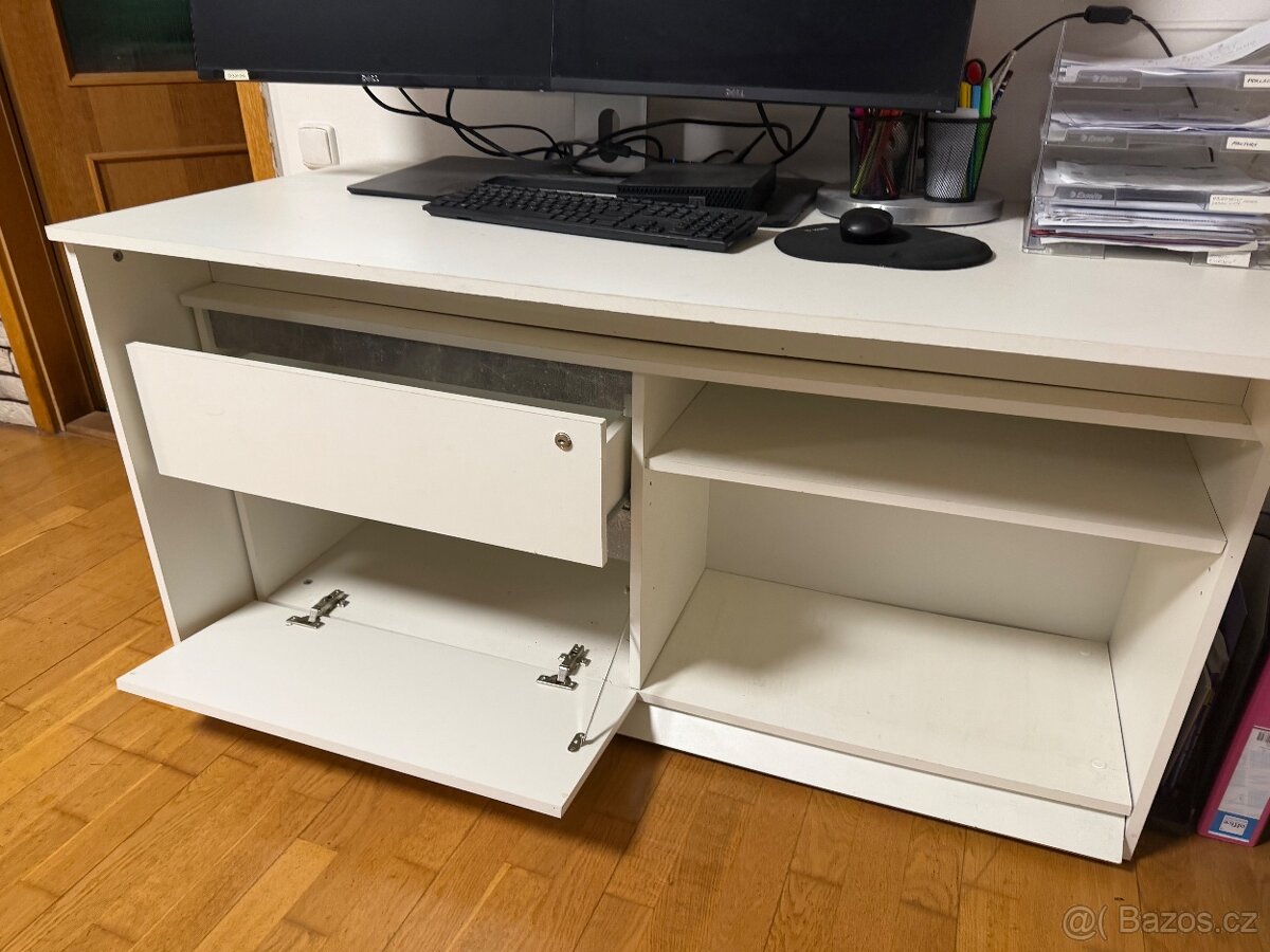 Kancelářský stůl - 3