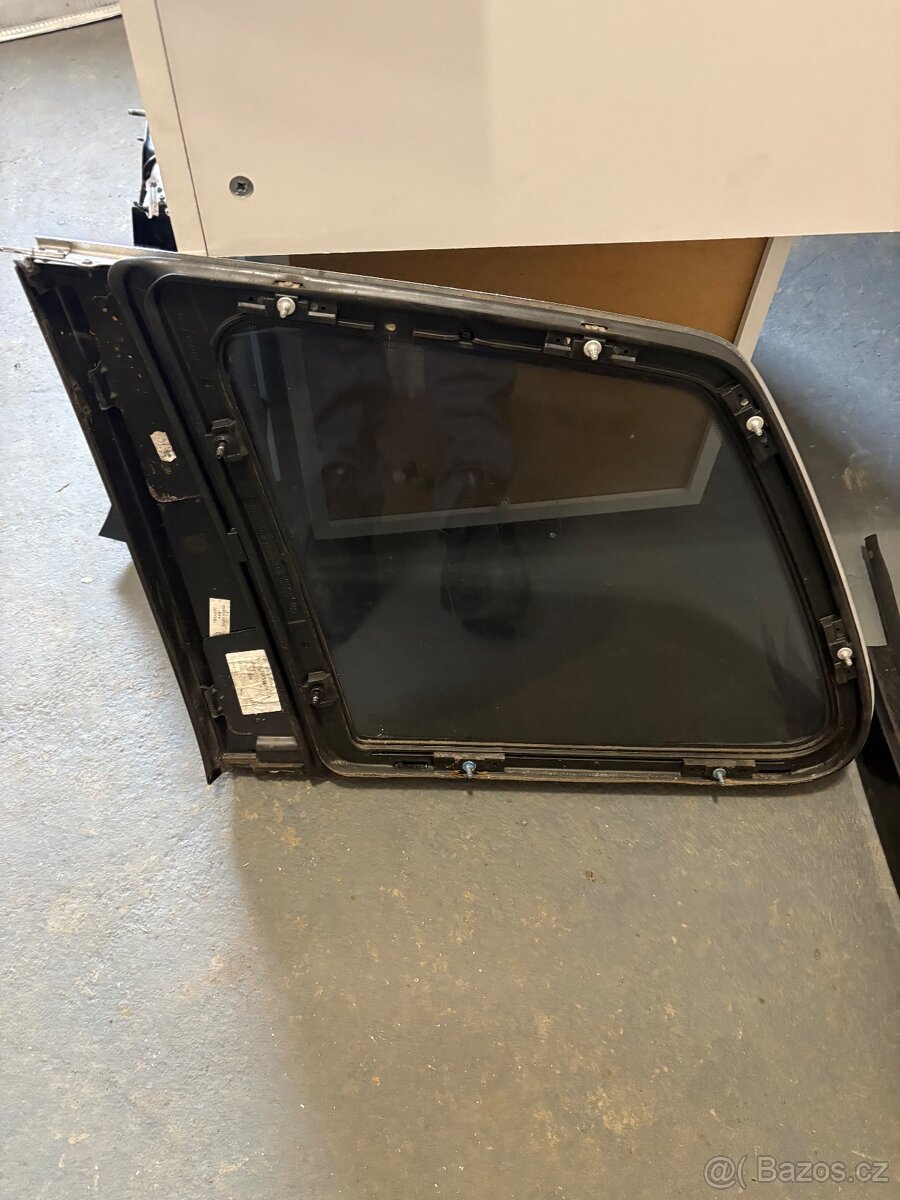 Zadní okna VW Touareg 7L - 3