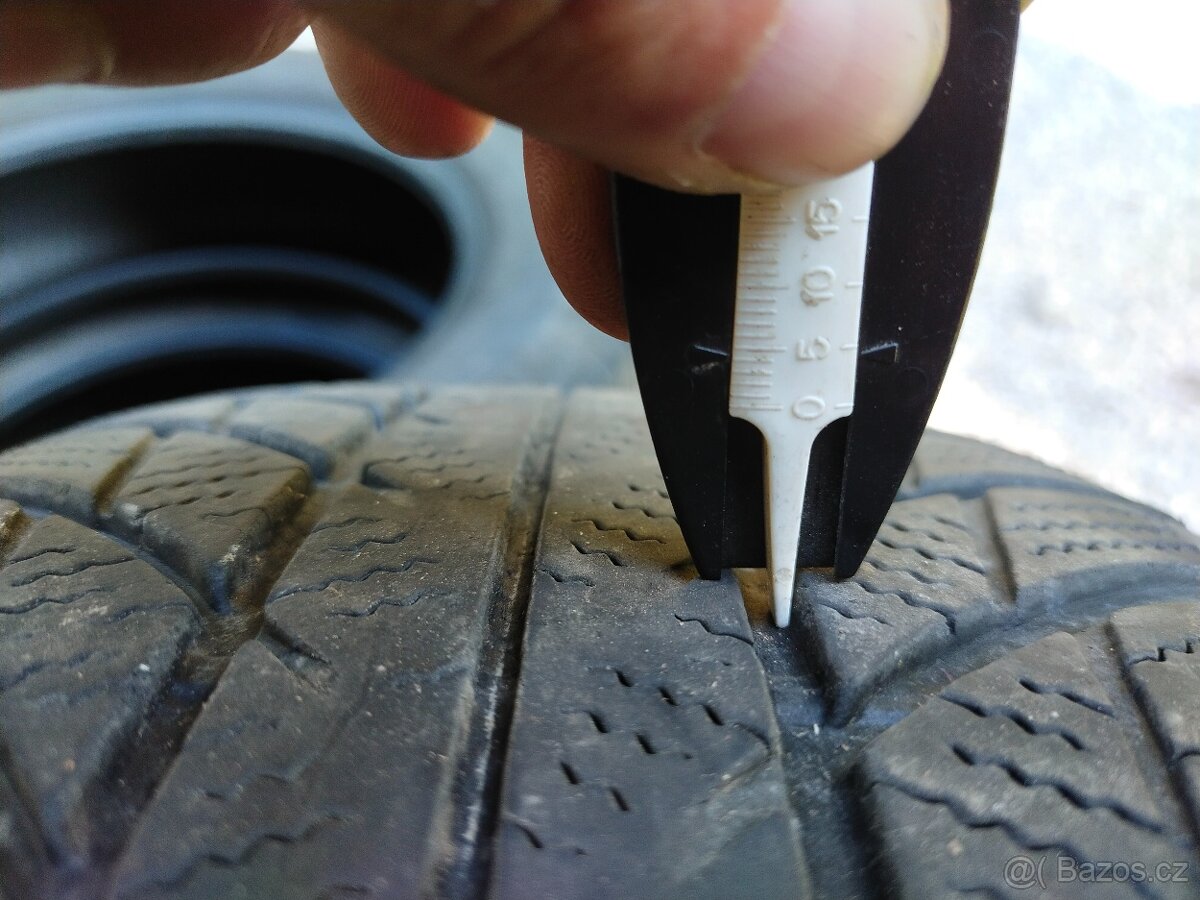 Bridgestone Blizak 215/65/17 - 3