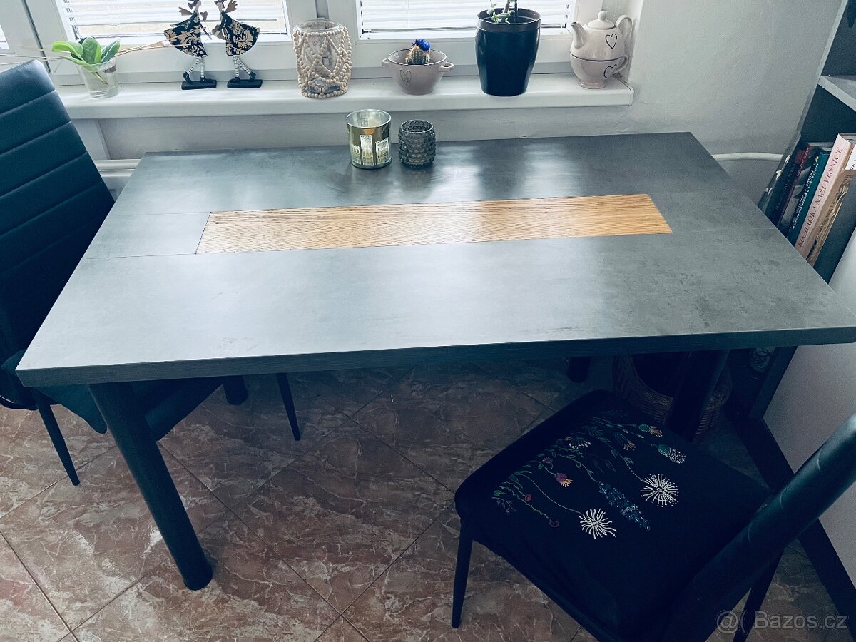 Jídelní stůl - 3