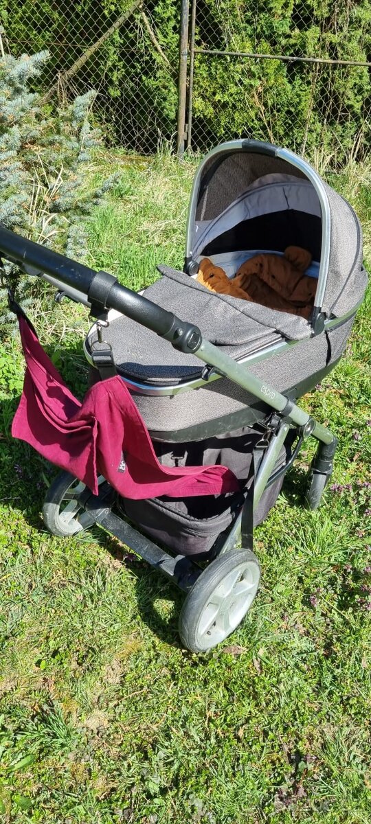 Multifunkční kočárek s četným příslušenstvím - 3