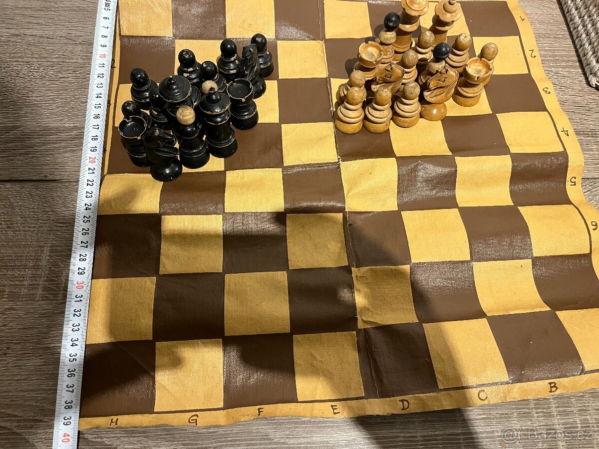 Prastaré dřevěné šachy kompletní - 3
