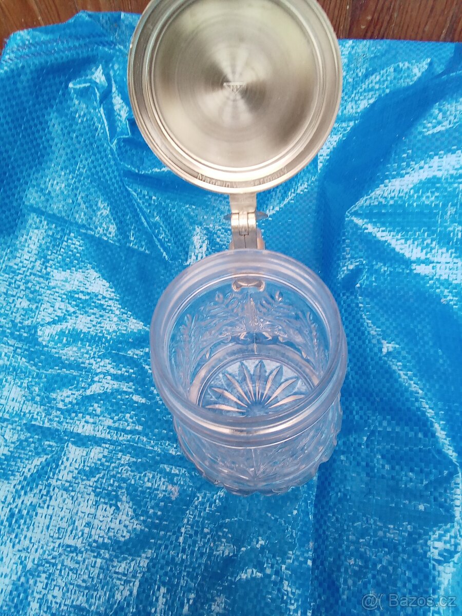 Skleněný korbel s cínovým zavíráním s nápisem Peter - 3