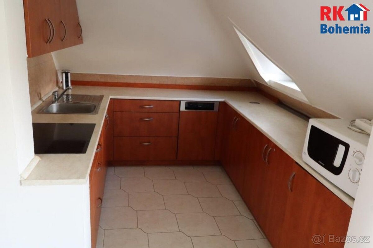 Krásný byt 3+kk o celkové ploše 77m2 ve 3NP s možností parko - 3