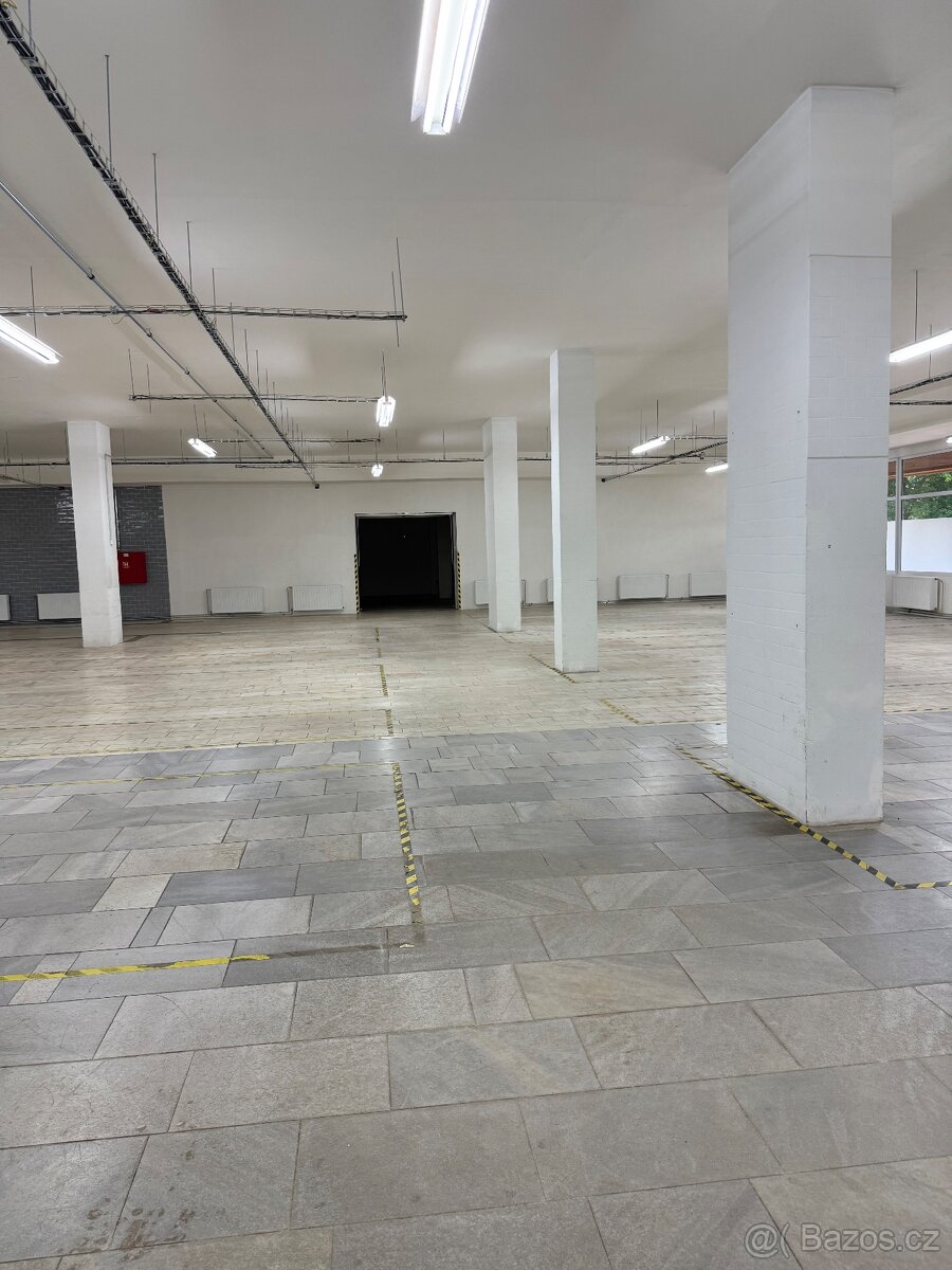 Pronájem 600m2 výrobního nebo obchodního prostoru v Jirkově - 3
