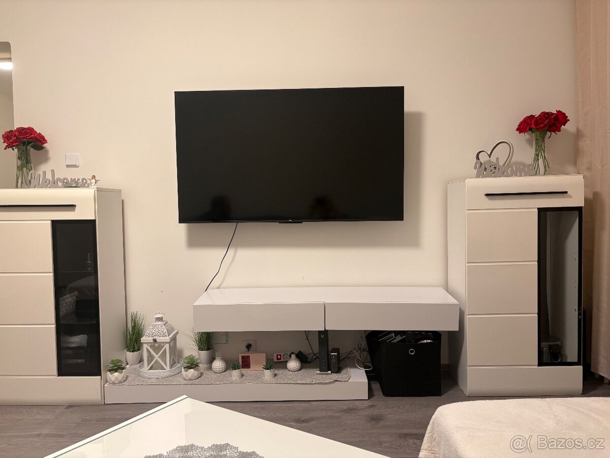 Obývací stěna + konferenční stul - 3