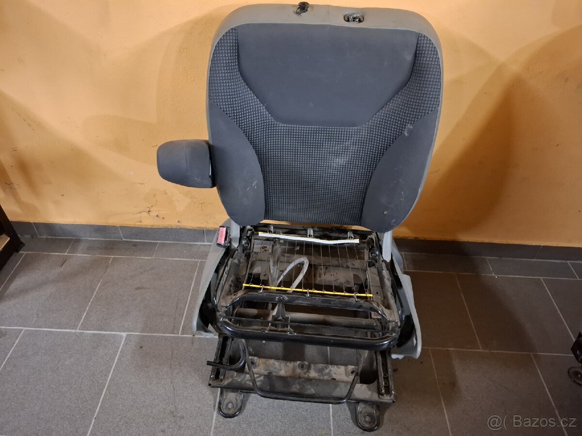 Přední sedačka Renault Trafic- Opel Vivaro - 3