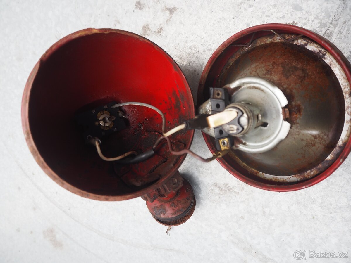 hledací světlo na ARO - 3