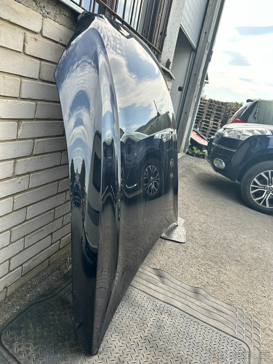 Kapota Volvo XC60 2 3093A261 - 3