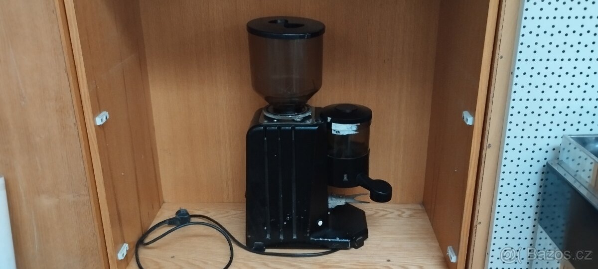 Mlýnek na kávu profi – San Marco - 3