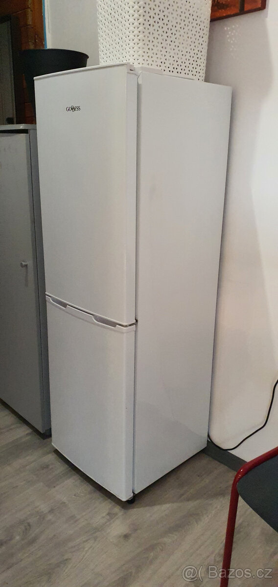 lednice s mrazákem dole - 3