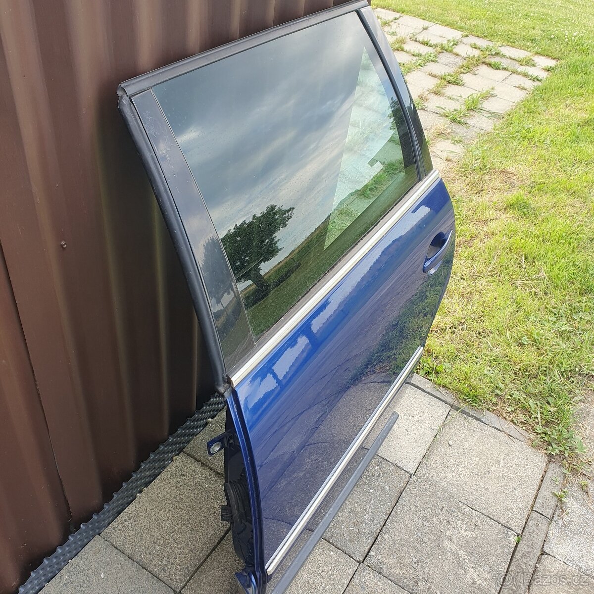 Prodám zadní levé dveře VW Passat - 3