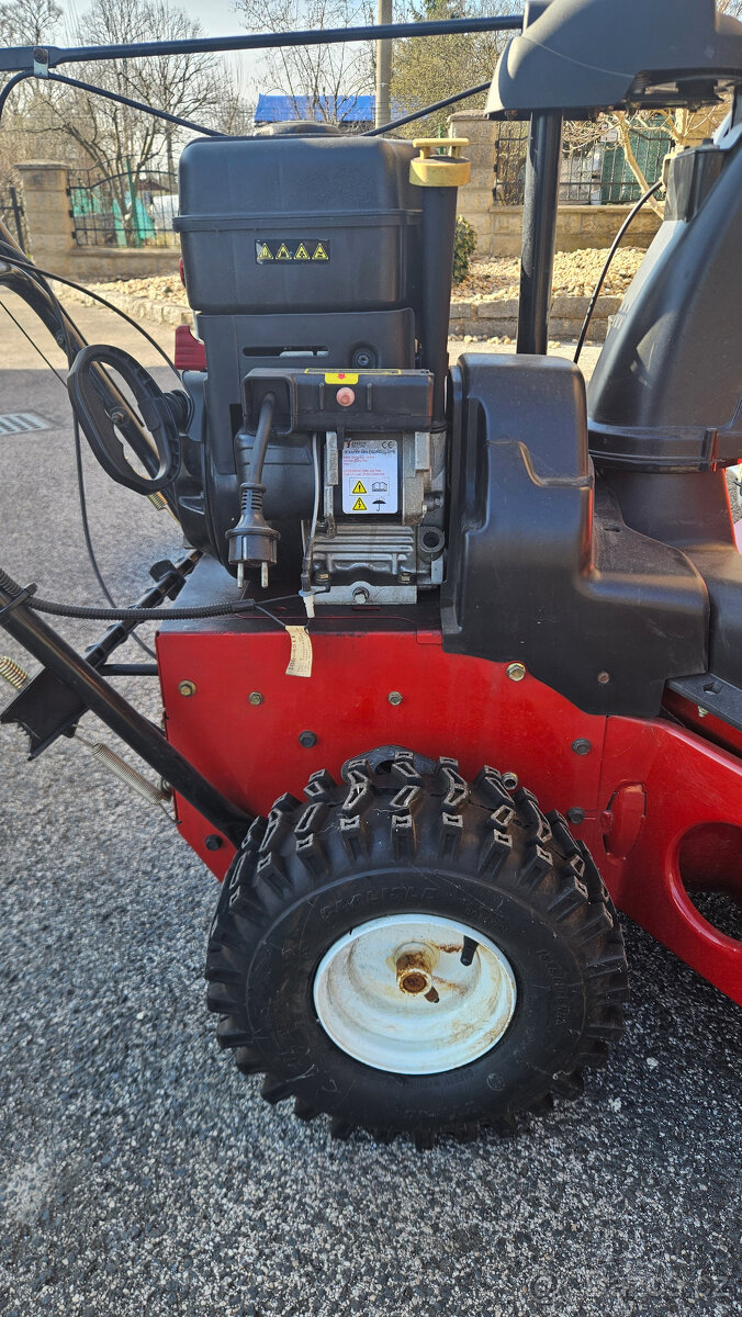 Prodám sněhovou frézu Toro Power MAX 828 OXE - 3