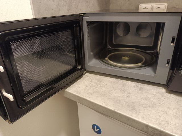 Černá mikrovlnná trouba Daewoo jako NOVÁ - 3