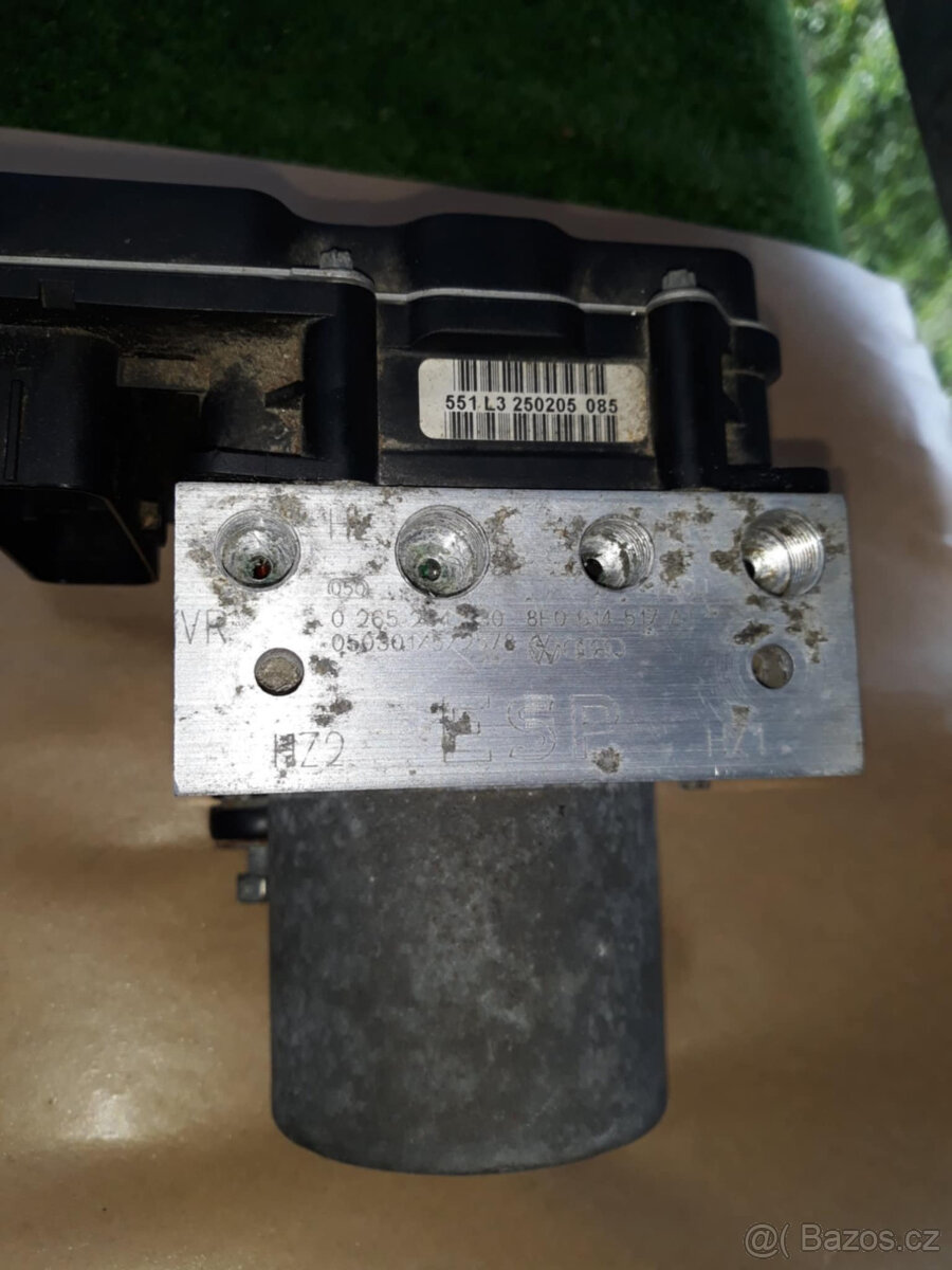 Audi A4 B7 díly - 3