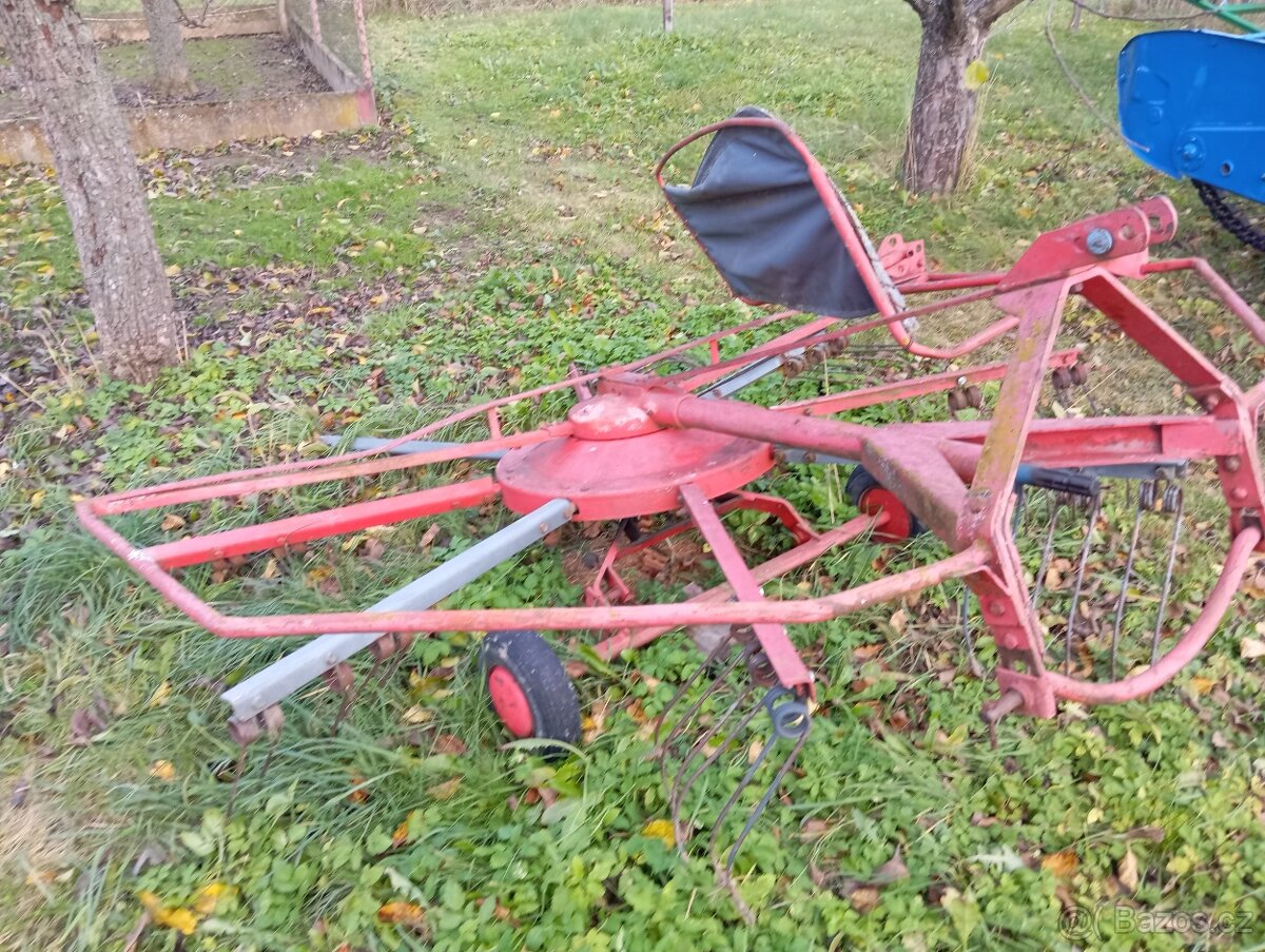 Shrnovač sena nesený 2,5m - 3