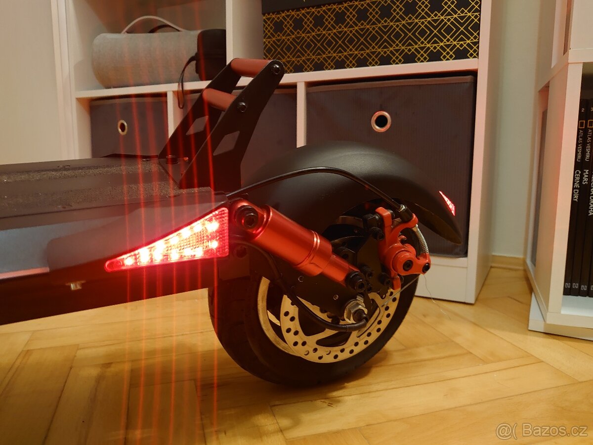 Elektrokoloběžka EV Viper 4 (2022) – top stav, 610 km - 3