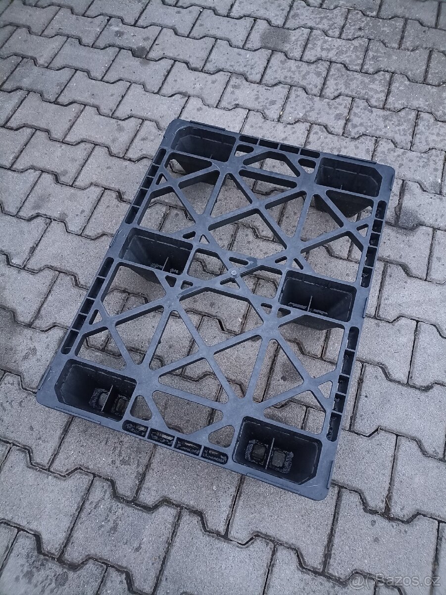 Plastové palety 80x60cm - 3