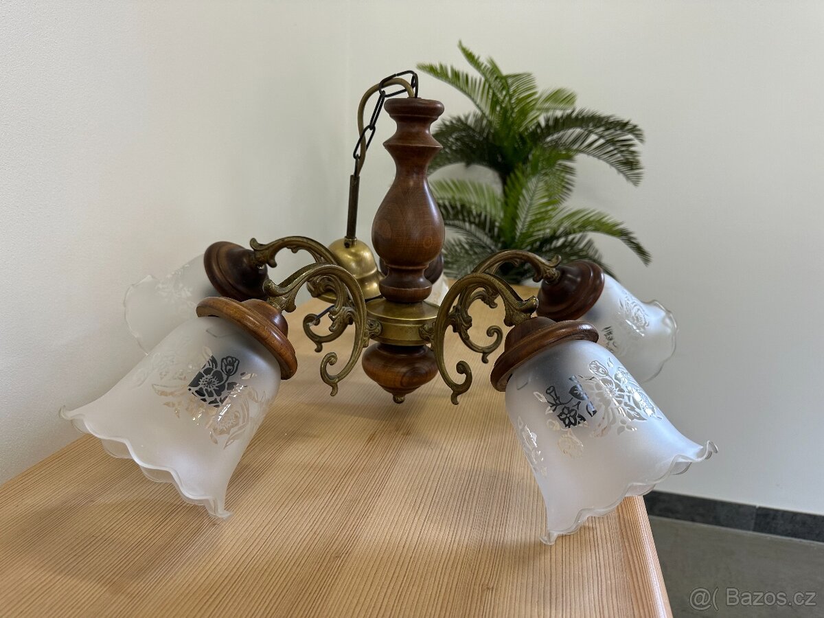 Závěsný rustikální lustr 5-ti ramenný s pískovaným sklem. - 3