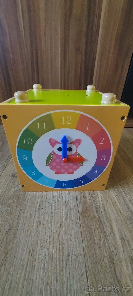 Interaktivní dřevěná kostka pro vkládání různých tvarů - 3