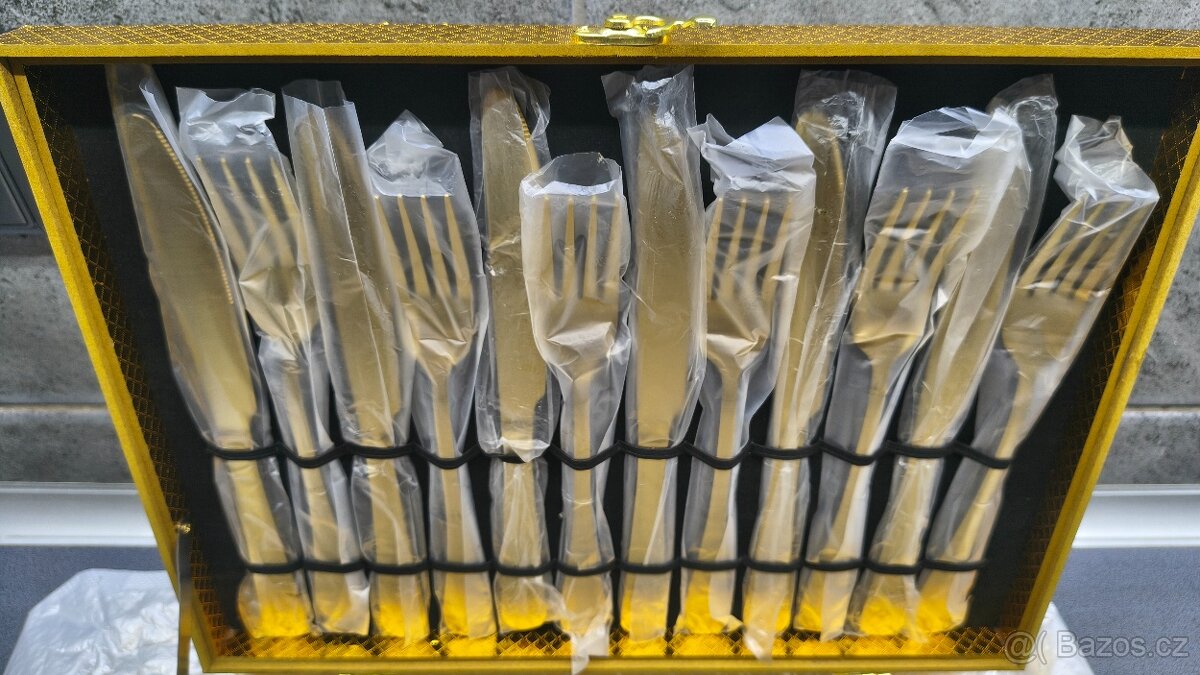 Sada kulatých nerezových servírovacích talířů - 3