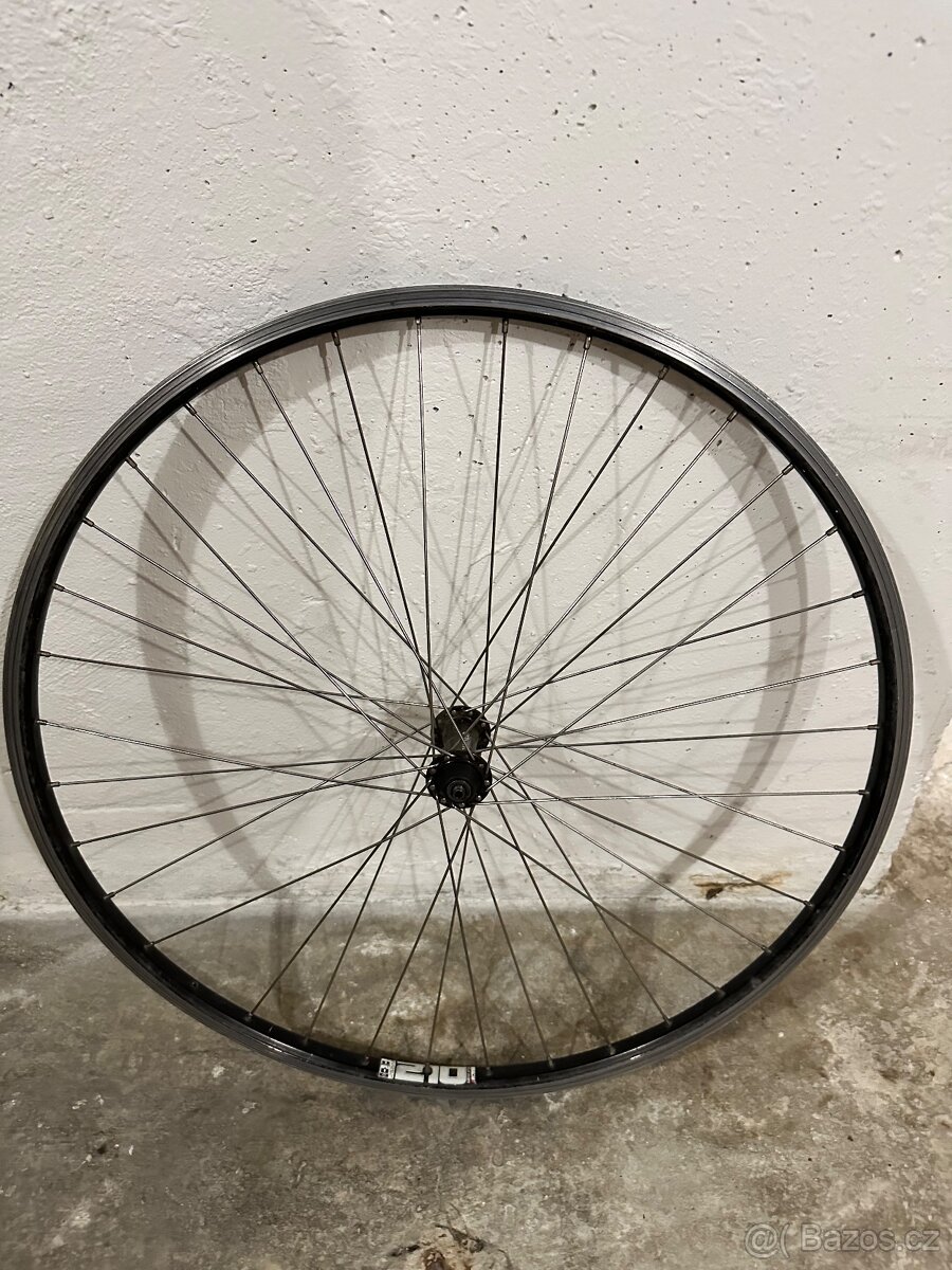 Zapletená přední kola R28 - 3