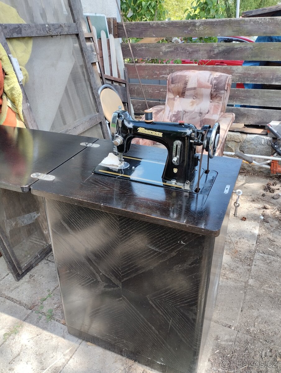 PRODÁM ŠICÍ STROJ MINERVA - 3