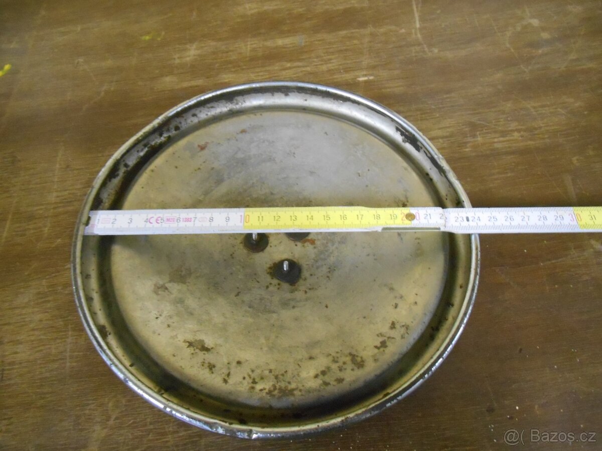 Horch - kolová poklice - 3