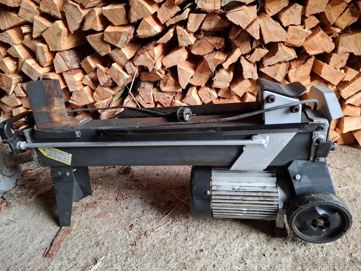 Horizontální štípačka 7tun - 3