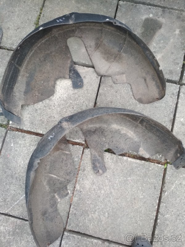Škoda Octavia II přední a zadní nadkoly - 3
