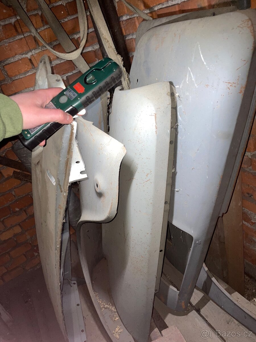 Plechařina + kola Škoda 100 - 3