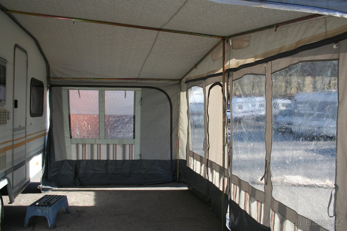 Stanová předsiň ke karavanu. - 3