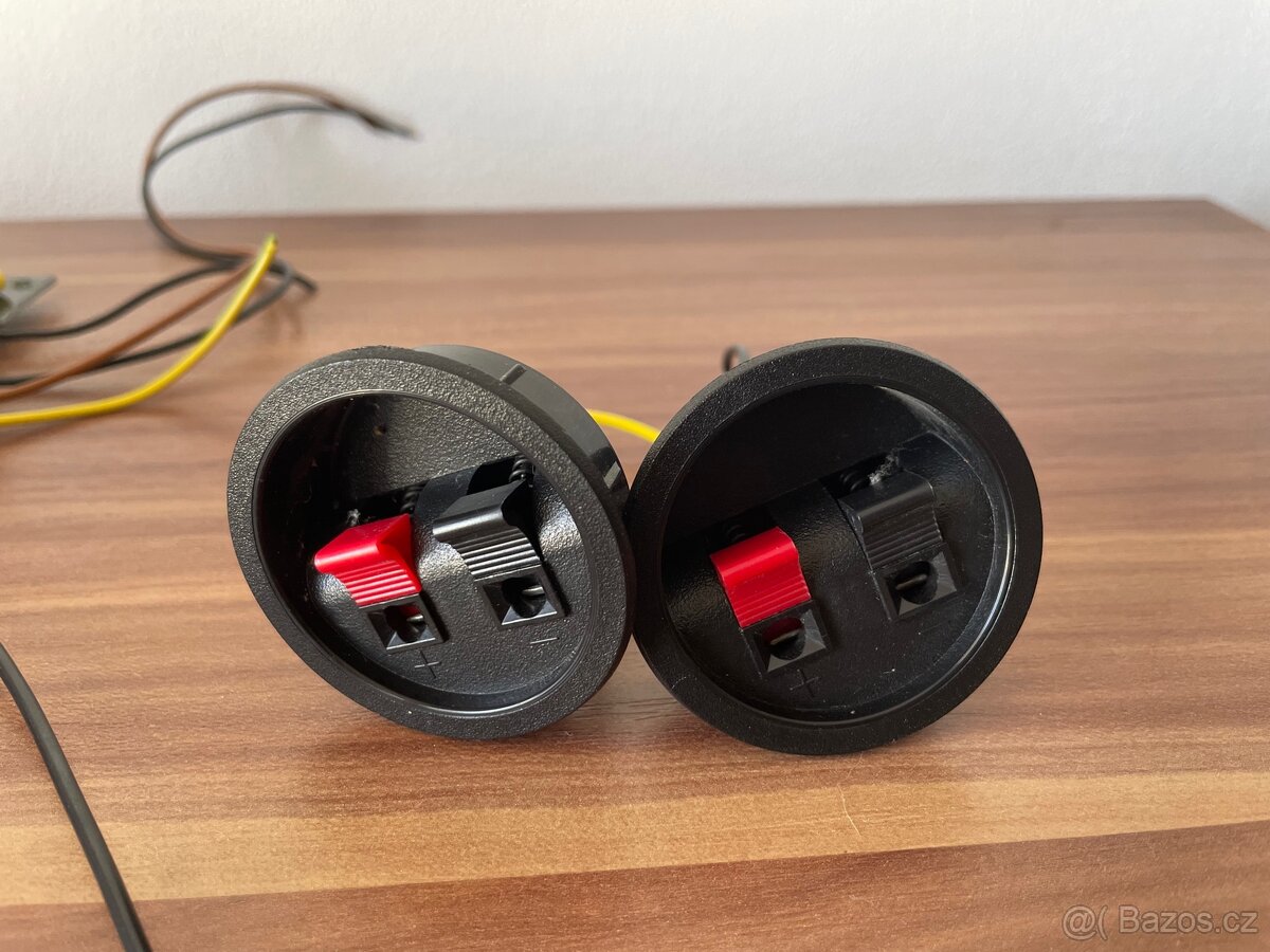 Tesla výhybky, terminály - 3