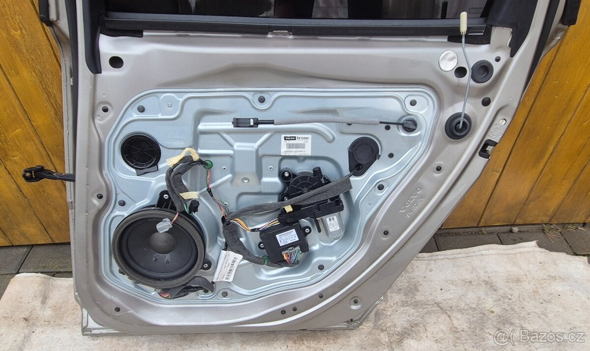 PZ dveře Volvo XC70 P3 - 3