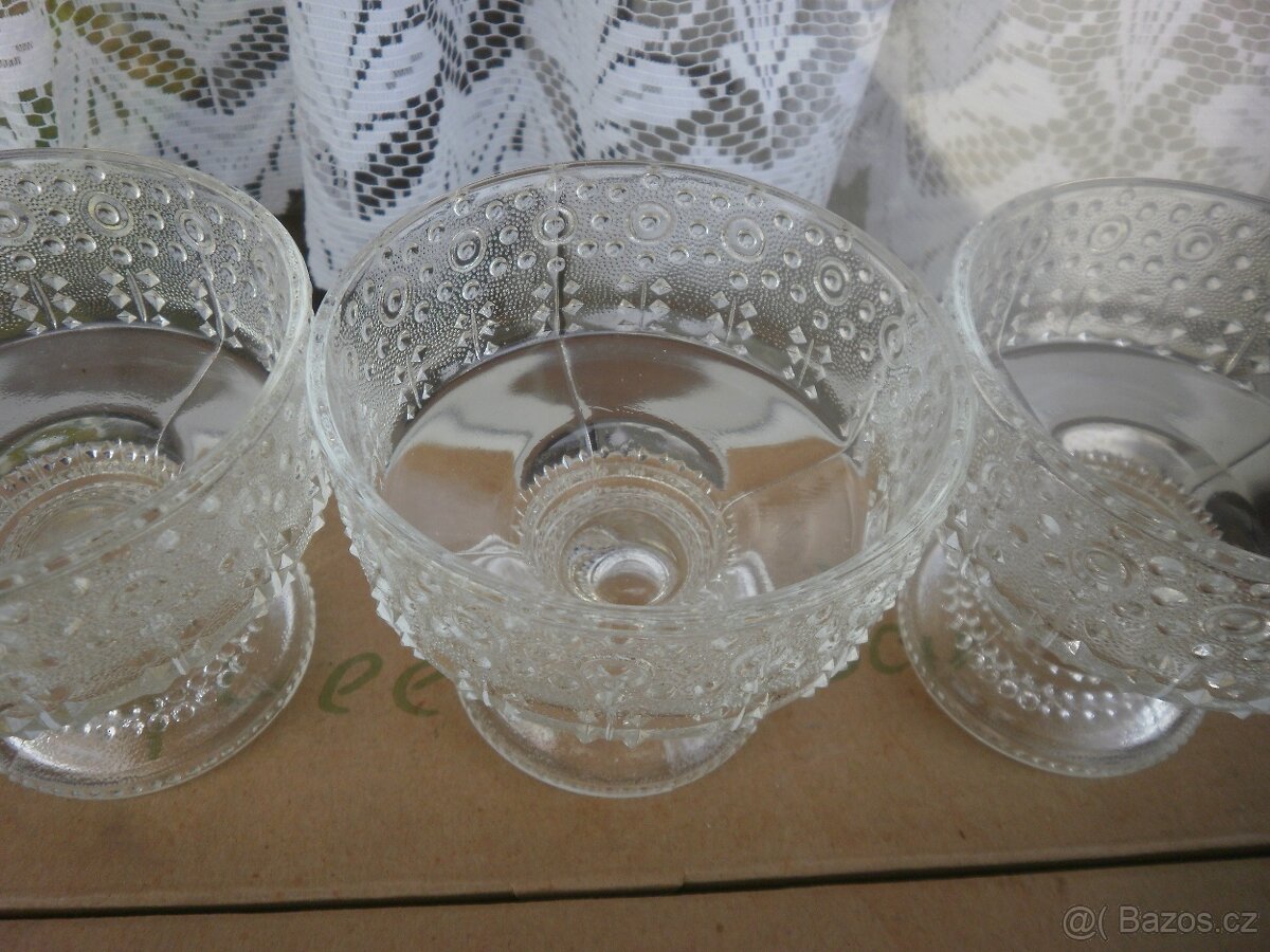 Skleněné poháry - 3
