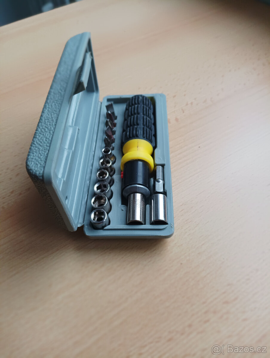Multifunkční šroubovák s bity/sada nástrčných hlavic - 13 ks - 3