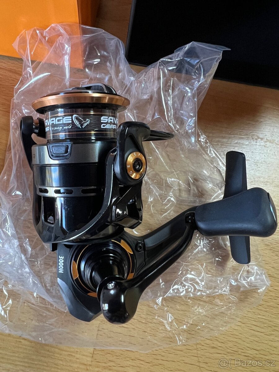 nový přívlačový naviják SG8 3000H FD - 3