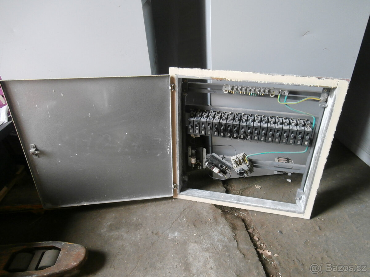 Elektrický rozvaděč, elektroinstalace použitá za 400 kč - 3