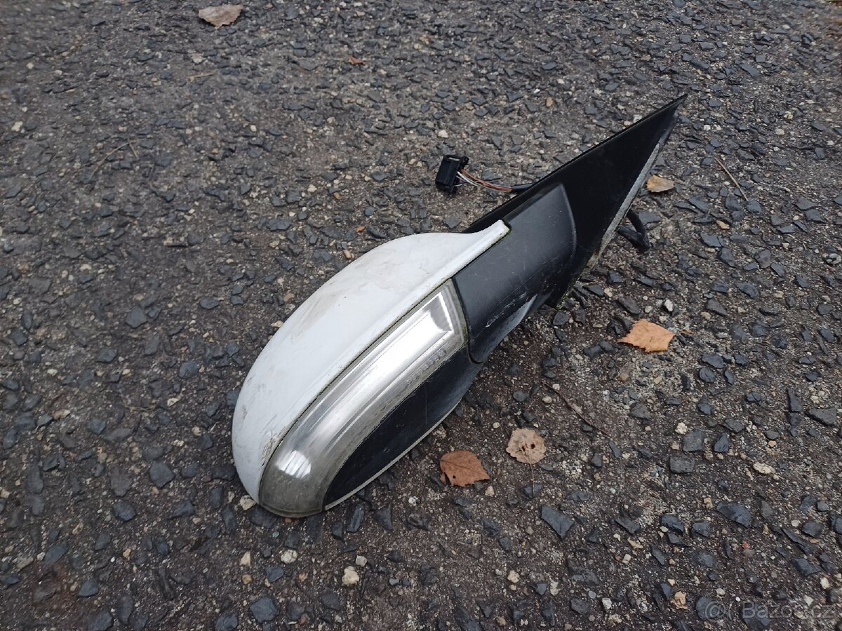 Pravé zrcátko na Vw passat b5.5 - 3