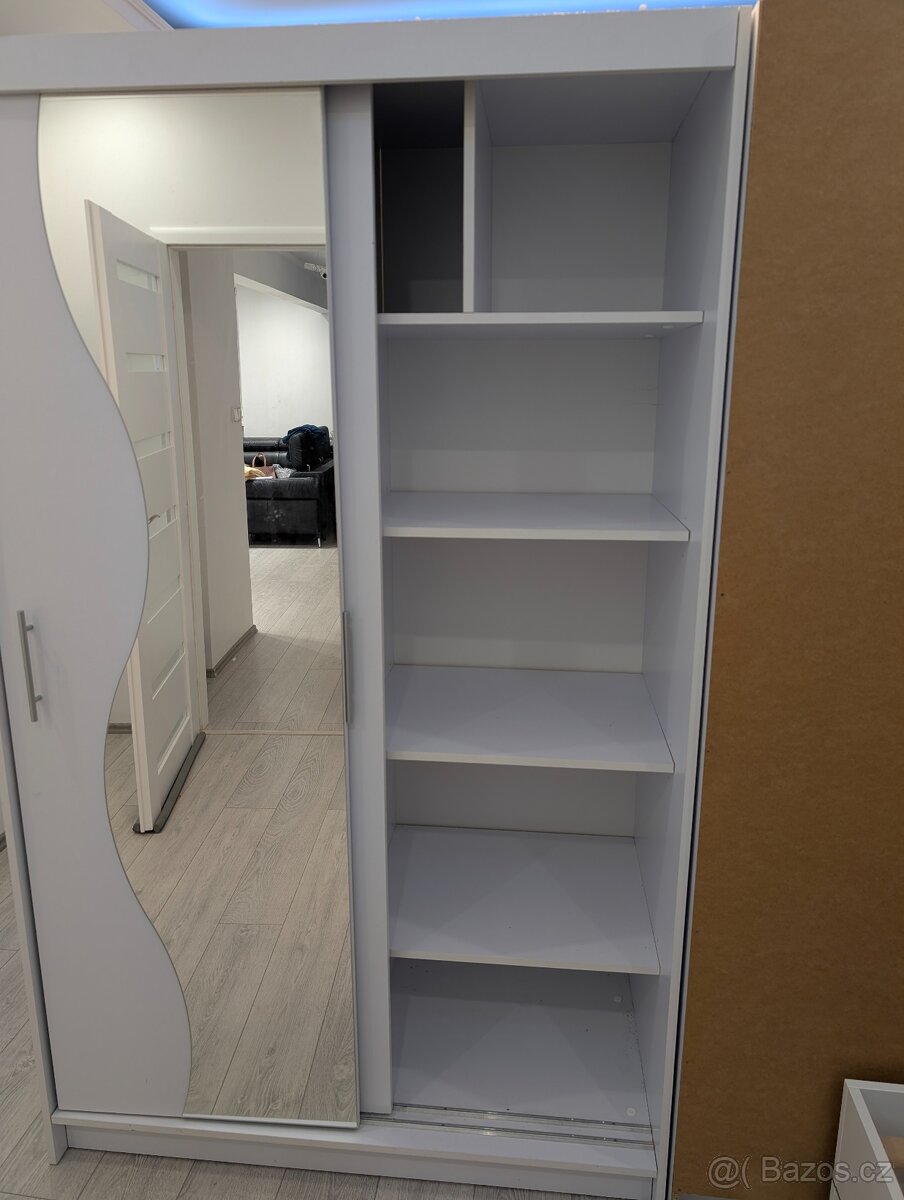 Šatní skříň - dětský pokoj - 3