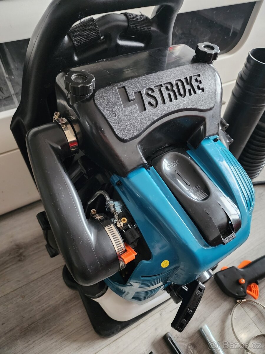 Benzínový zádový foukač listí BBX9900, 4T - 3