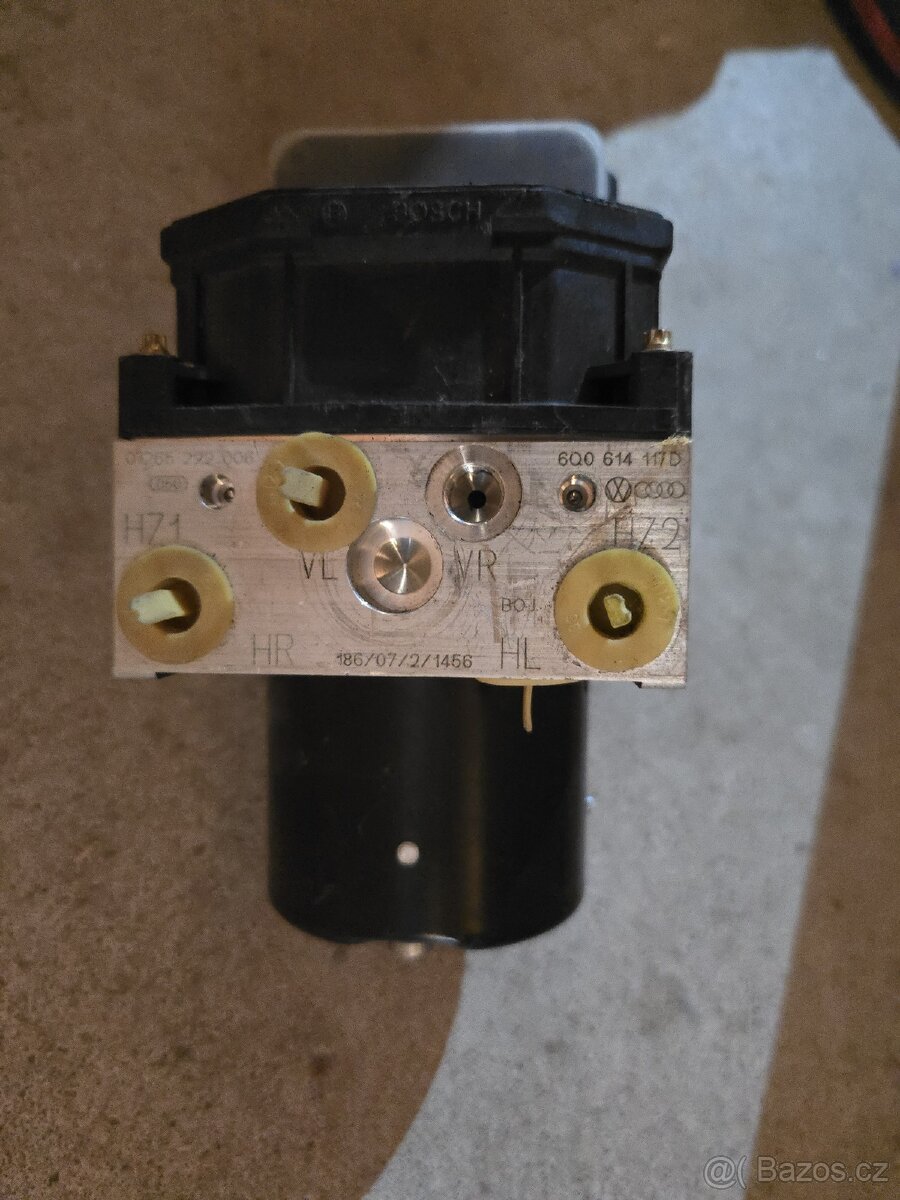 Řídící jednotka ABS Bosh 6Q0907379C / 6Q0614117D - 3