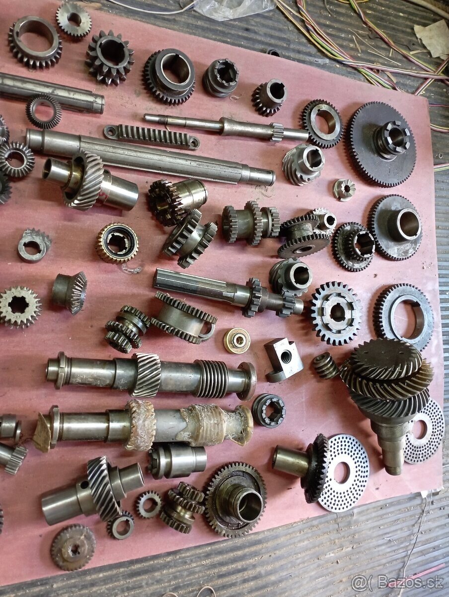 Díly frézky soustruhy - 3