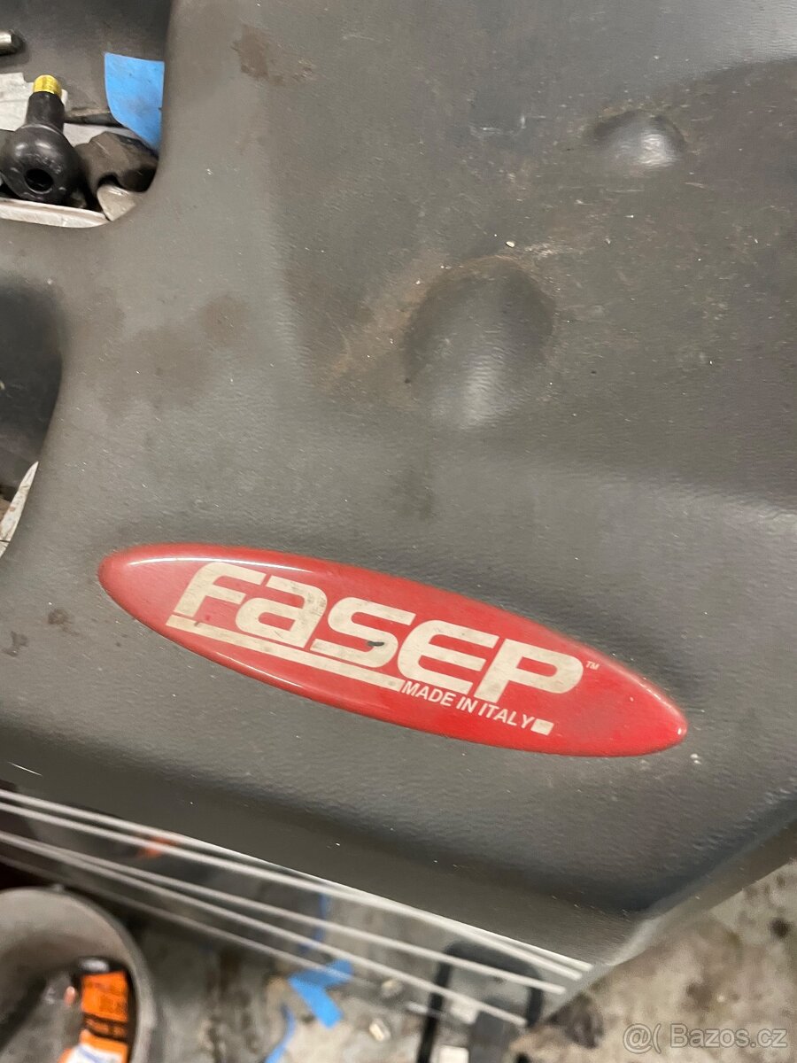 Vyvažovačka kol FASEP B328 – automatické upínání - 3