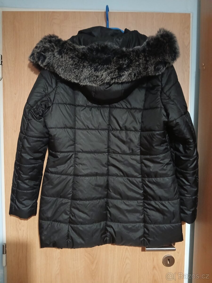 Krátký černý kabát XL - 3