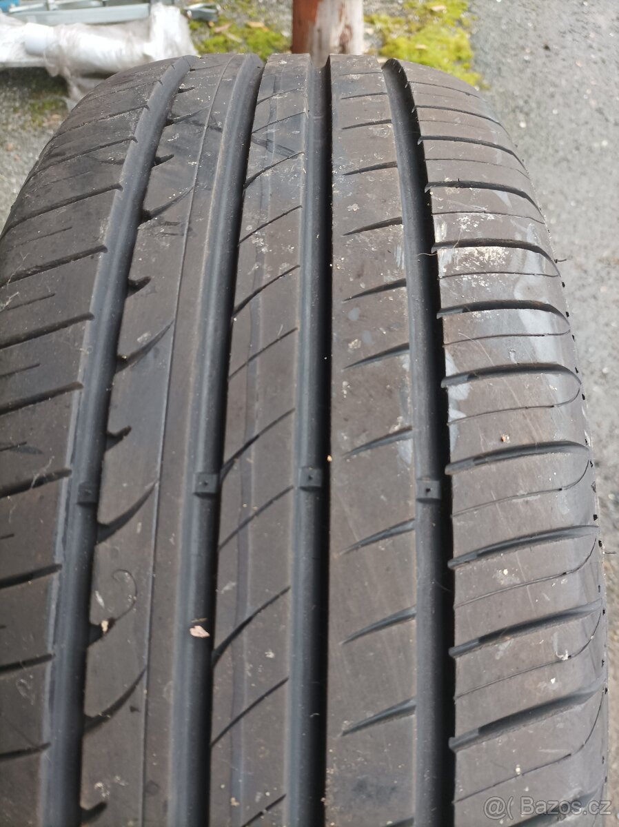 Prodám pneu 225/60 R17 - 3